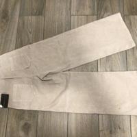 Pantalone a fondo largo