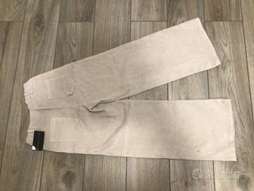 Pantalone a fondo largo