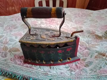 Ferro da stiro antico