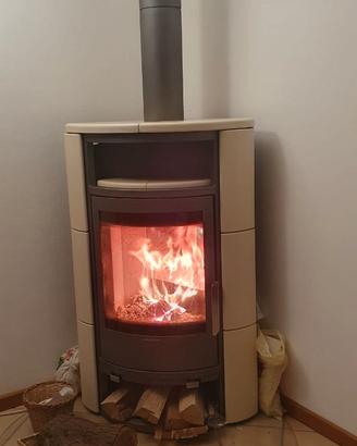 Stufa a legna marca ORANIER