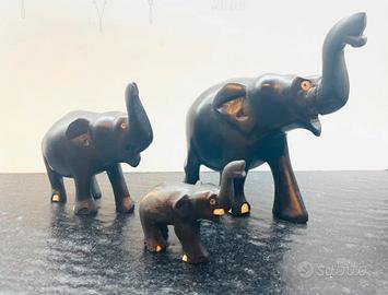 Set 3 stauette elefanti in legno scuro