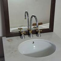 Mobile bagno arte povera con lavabo