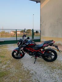 Moto Benelli bn125