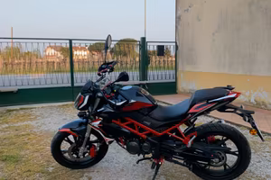 Moto Benelli bn125