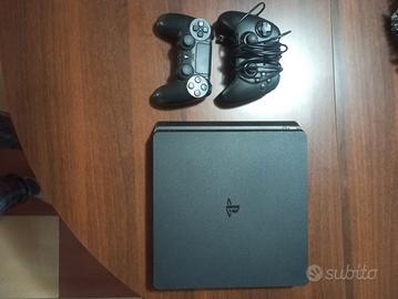 PlayStation 4 slim 