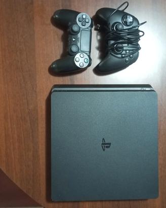 PlayStation 4 slim 