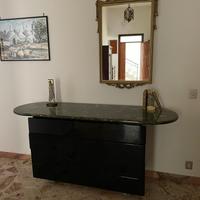 Cassettiera e comodino in marmo