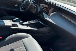 Peugeot 308 1.6 hybrid phev GT Pack 225cv e-eat8