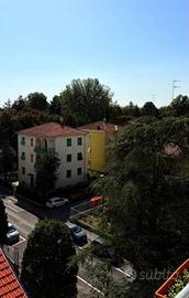 Appartamento di 137 m² con 4 locali e box auto a P