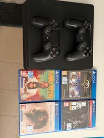 Ps4 + 4 giochi con 2 joystick originali