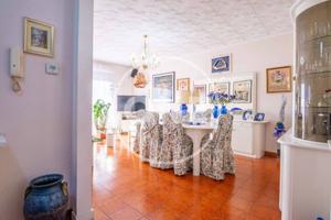 Appartamento di 115 m² con 4 locali e box auto a R
