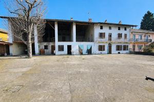 CASA SEMINDIPENDENTE A ALICE CASTELLO