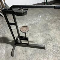 Tappatrice a colonna manuale