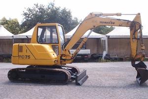 Escavatore usato KOMATSU PC 75R