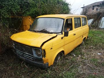 Ford Transit per pezzi di ricambio