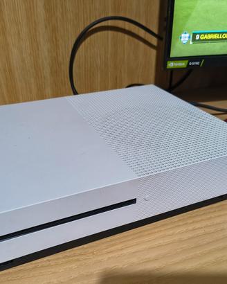 Xbox One S+2 Controller e 8 Giochi