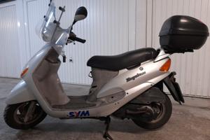 Scooter Sym Megalo