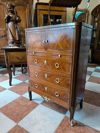 Secretaire à abattant o elegante scrittoio antico.