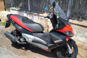 Aprilia SR MAX 300 DEL 2011