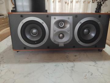 Diffusore centrale a tre vie. JBL