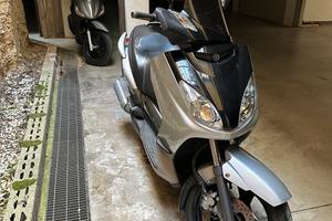 Yamaha X-Max 250
