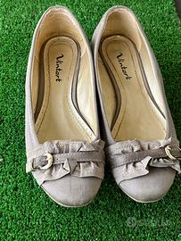 Ballerine in raso sabbia con tacchetto