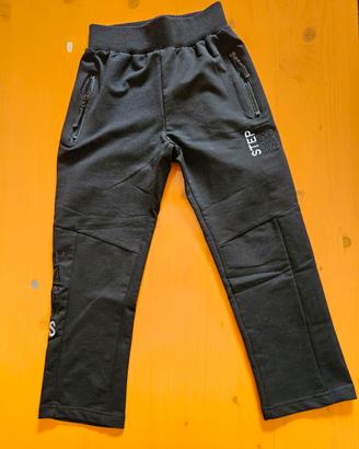 Pantaloni tuta