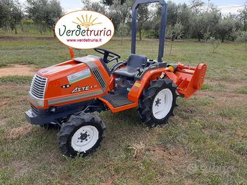TRATTORE AGRICOLO