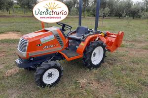 TRATTORE AGRICOLO