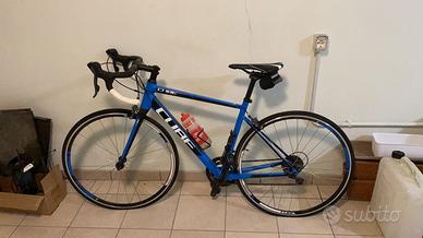 Bici da corsa Cube Attain