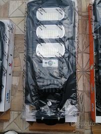 faro con pannello solare 