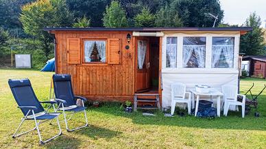 Roulotte con preingresso in legno