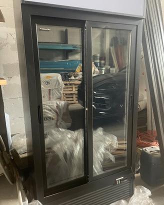 Frigo a due ante per bibite