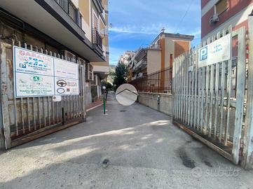 AUTORIMESSA A NAPOLI