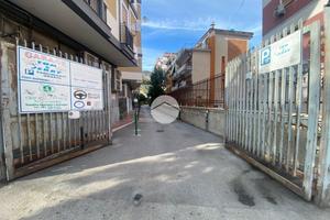 AUTORIMESSA A NAPOLI