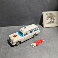 Modellino Matchbox Mercedes Benz Bink Ambulanza