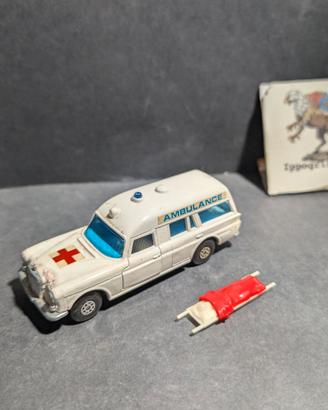 Modellino Matchbox Mercedes Benz Bink Ambulanza