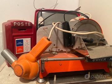 Affettatrice vintage e tv vintage arancio