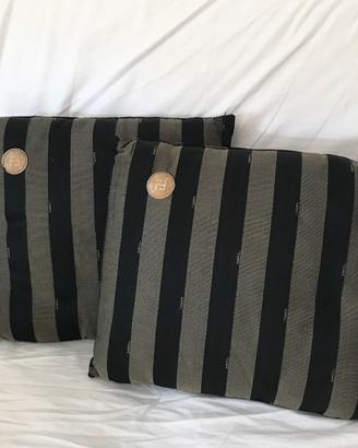 Coppia cuscini Fendi