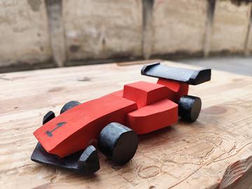 Macchina formula 1 artigianale in legno 