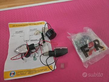 Freccie LED moto nuove + 2 lampeggiatori elettroni