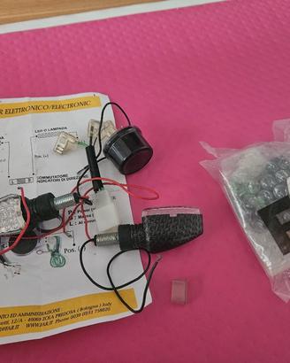 Freccie LED moto nuove + 2 lampeggiatori elettroni