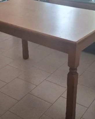 tavolo legno marrone