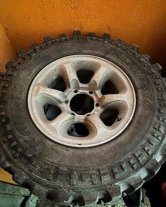 Cerchi e gomme Mitsubishi Pajero