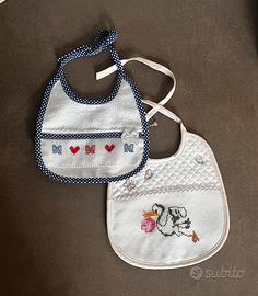 Bavaglini neonato ricamati