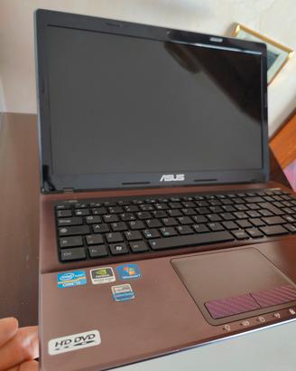 ASUS X53S portatile 15,6" Core i3, 4GB, 320GB