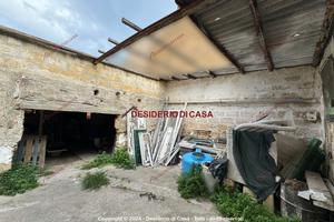 Locale, Santa Flavia.