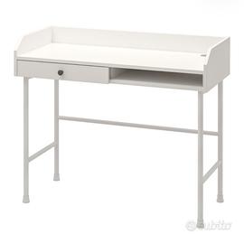 Scrivania Ikea Hauga