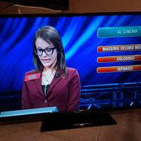 televisore 49 pollici smart tv full HD telefunken 