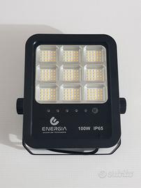 Faro Led Con Pannello Solare